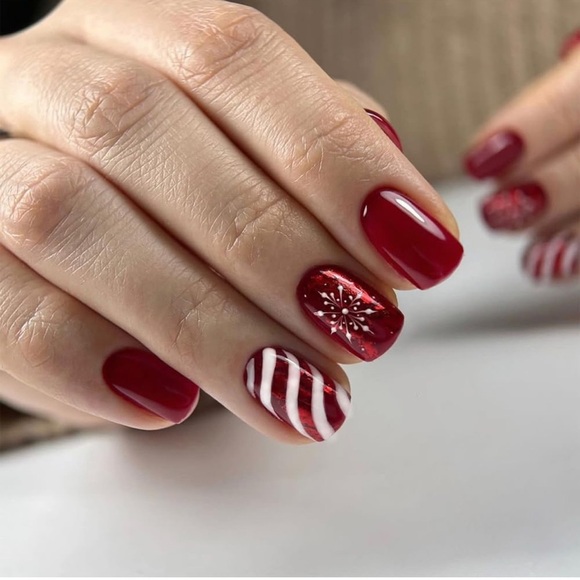 New in box Christmas Red Short Square Glossy Press on Acrylic Nails 24Pcs - Picture 1 of 7